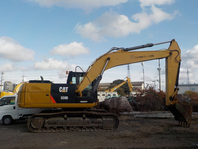 CAT油圧ショベル