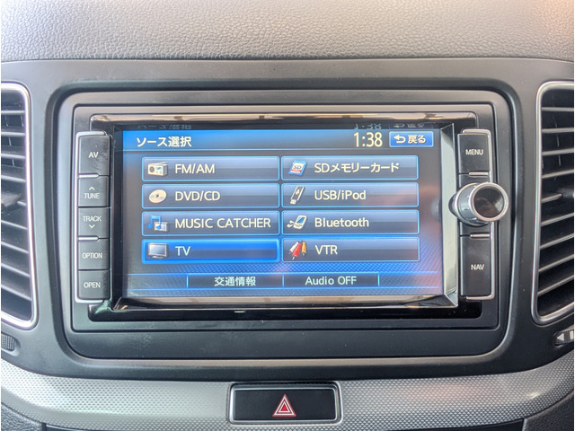 �I�[�f�B�I���j���[�Ƃ��܂���Bluetooth�I�[�f�B�I�A�t���Z�OTV�ACD&DVD�r�f�I�Đ��ȂǂƑ��ʂȃ\�[�X�����y���݂��������܂����