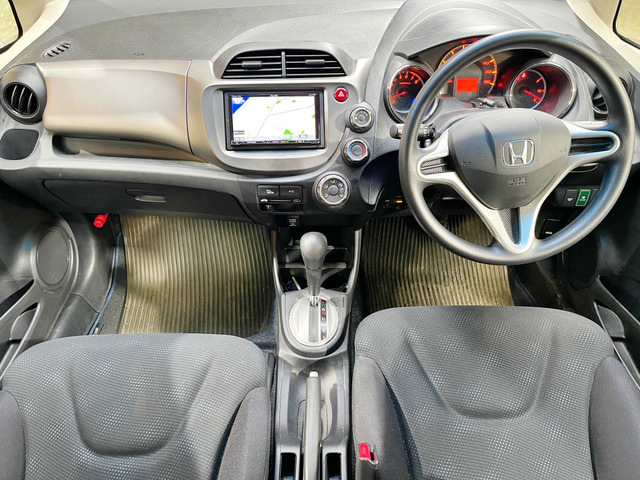 お店まで遠いからと諦める前に!全国納車可能です!遠方販売実績多数あり!現車を見ないでご購入されるお客様のご不安な点を一掃出来るように案内させて頂きます。ご遠方のお客様も安心してご連絡下さい!