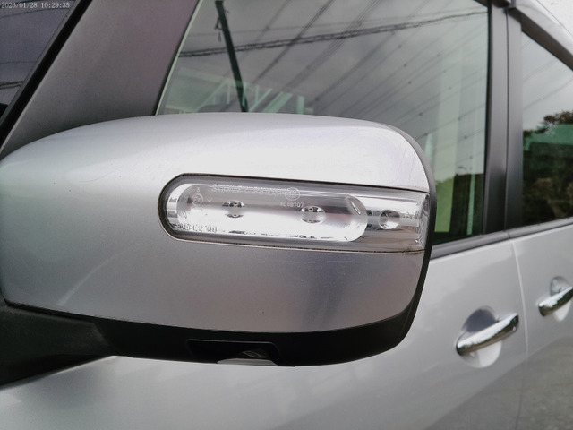 �h�A�~���[