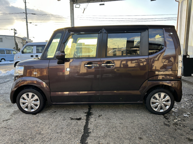 �y�x�����z���i�X�z���Ԃ������������܂��āA���ɗL�������܂��B�݌Ɏԗ��ɂȂ�܂��̂ŁA���񂲓s���̋X�������ɁA���ɗ��ĉ������B���X�\��������ƁA���ē����X���[�Y�ł��B