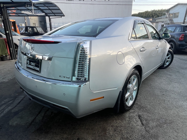 自動車保険もご相談ください。当店は三井住友海上、あいおいニッセイ同和損保の代理店です。保険担当が万一の際は連携を取って迅速にご対応致します。代車・レンタカーもご用意できますのでご安心ください。