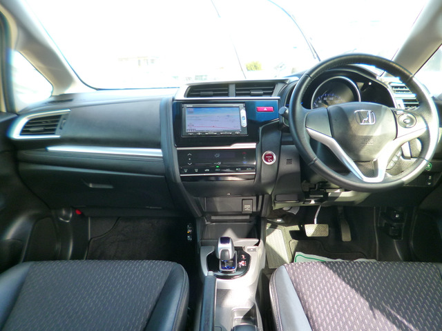 フィット1.5 ハイブリッド Lパッケージ