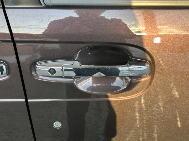 �y�x�����z���i�X�z���Ԃ������������܂��āA���ɗL�������܂��B�݌Ɏԗ��ɂȂ�܂��̂ŁA���񂲓s���̋X�������ɁA���ɗ��ĉ������B���X�\��������ƁA���ē����X���[�Y�ł��B