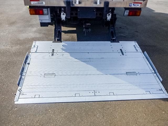 �V���a���i�[�p���[�Q�[�g