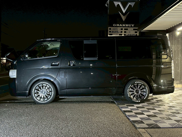 �y�K���X�R�[�e�B���O�z ���Ђł́y�{�f�B�[�K���X�R�[�e�B���O�z���{�H�\�ł�!���Ԃ̉����o�ĉ���ɂ����A���������y����ł�!���C�y�ɃX�^�b�t�܂ł��q�ˉ�����!