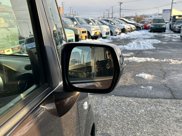 �y�x�����z���i�X�z���Ԃ������������܂��āA���ɗL�������܂��B�݌Ɏԗ��ɂȂ�܂��̂ŁA���񂲓s���̋X�������ɁA���ɗ��ĉ������B���X�\��������ƁA���ē����X���[�Y�ł��B