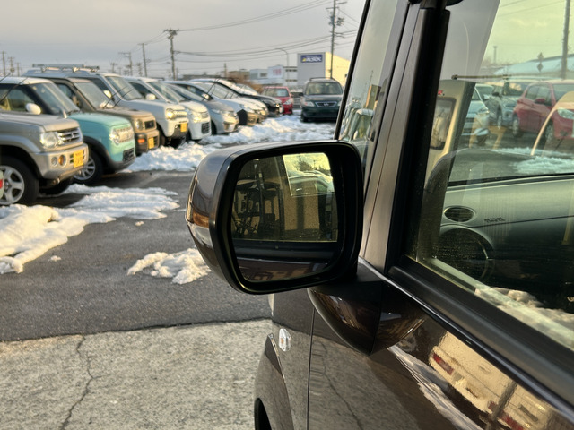 �y�x�����z���i�X�z���Ԃ������������܂��āA���ɗL�������܂��B�݌Ɏԗ��ɂȂ�܂��̂ŁA���񂲓s���̋X�������ɁA���ɗ��ĉ������B���X�\��������ƁA���ē����X���[�Y�ł��B