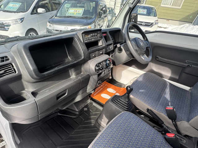 �����Ђł̓X�C�b�`�ނȂǂ��O�ꂵ��������S�����Ă��܂�!�u���V�Ō��Ԃ̃z�R�����������A���J������܂Ŕ玉�≘����������A�������f�_���ɂď��Ŏ{�H���Ă���܂��B�Ԃ̓W���O�A�[�ԑO�ɂ��s���Ă���܂���