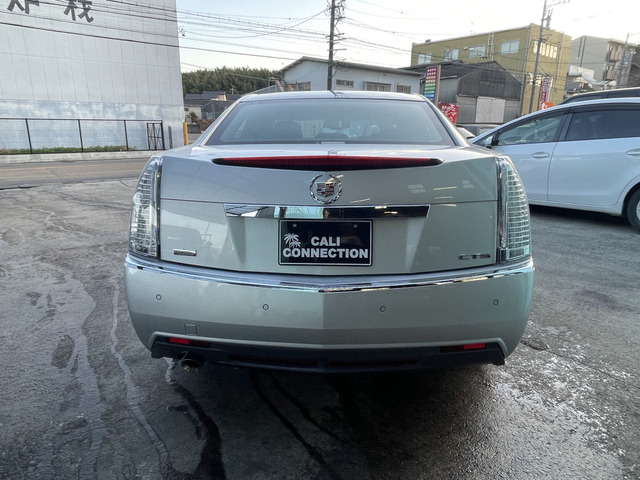 3ヶ月・3000kmの無料保証付きです。エンジン、ミッション等の修理の際に金額が大きくなりがちな箇所も無料修理で安心です。最大3年までの有料保証も取り扱っております。