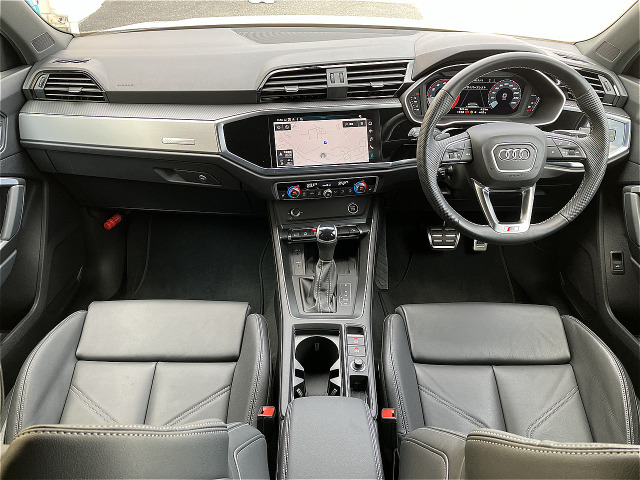 Q3スポーツバック35 TFSI Sライン