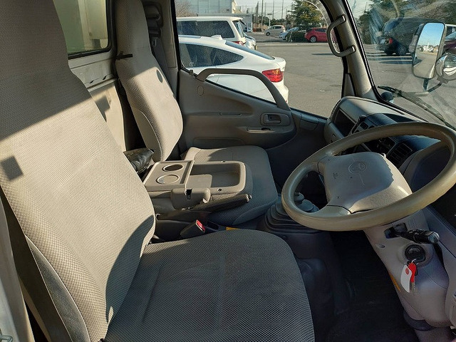 トヨエース冷蔵冷凍車