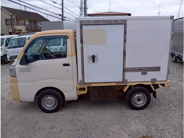 高年式・低走行の車両も多数ご用意しております!