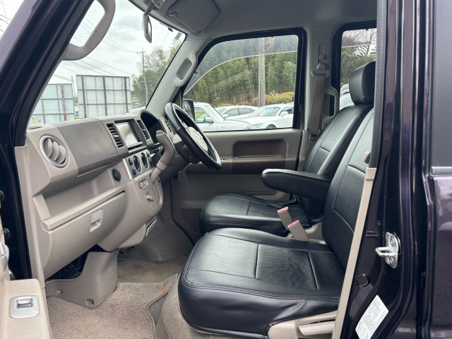 �A���Ԃ𒆐S�ɑ����Ă��܂��B���C�y�ɂ��⍇�����������B�y0078-6015-15406�z