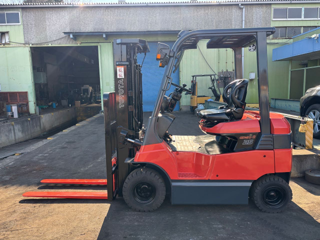 トヨタL&amp;F電動フォークリフト