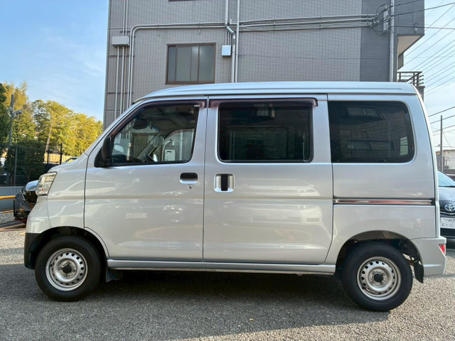 高年式・低走行の車両も多数ご用意しております!