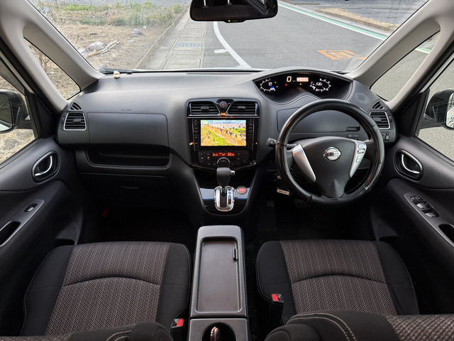 セレナ2.0 ハイウェイスター S-HYBRID アドバンスドセーフティパッケージ