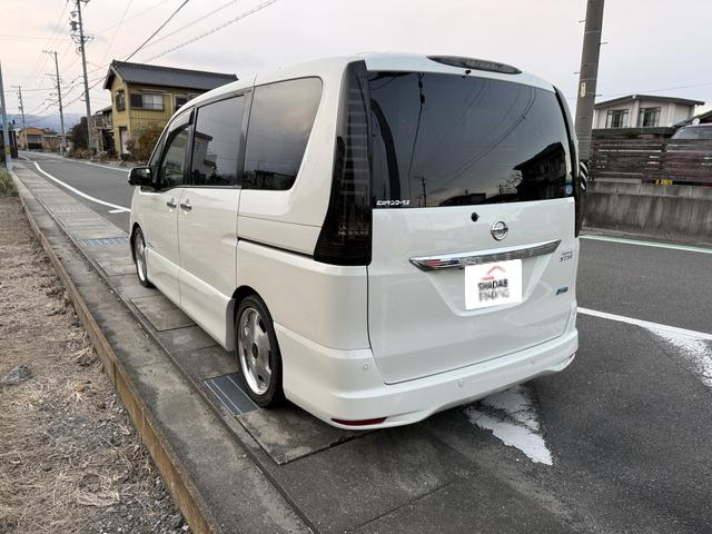 セレナ2.0 ハイウェイスター S-HYBRID アドバンスドセーフティパッケージ