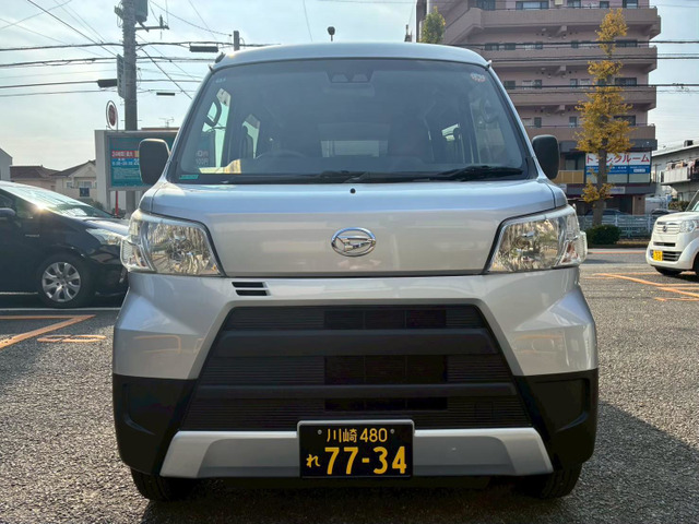 リースも可能です。月額42,500円〜(税別/任意保険付プラン)