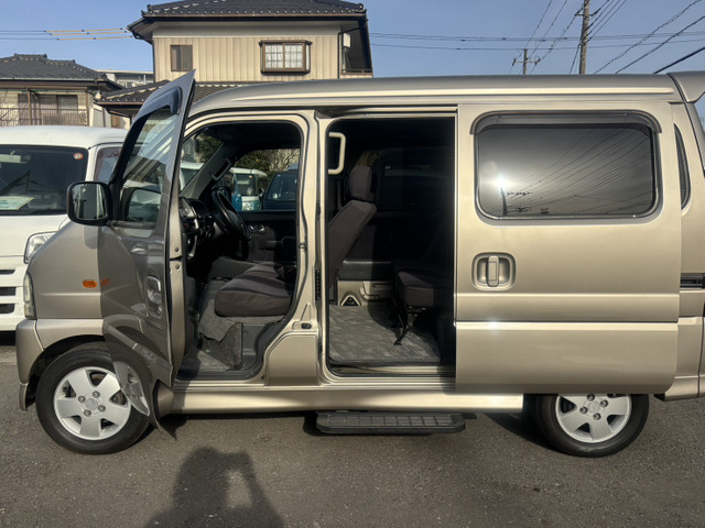 �X���C�h�h�A�͗����Ƃ���������̂݊J���܂�