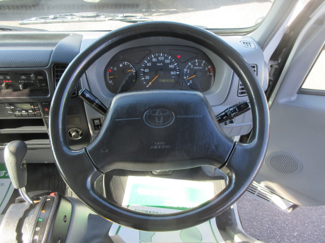 �������E�n���h�����ł���D�ȃG�A�o�b�O�t���ł���