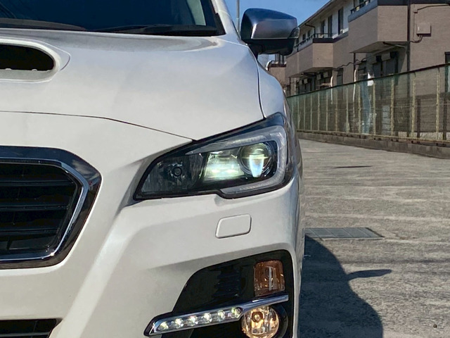 �w�b�h���C�g�̉��΂݂����Ȃ��ԗ��ɂȂ��Ă��܂���