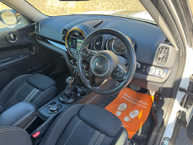 ミニクロスオーバークーパー SD オール4 4WD