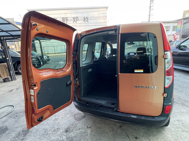 �_�񏑂̂����̓��[����FAX�݂̂ł��\�ł��BTEL�ɂČ��Ԃ��m�F���Ȃ���̂�������A�C�ɂȂ�ӏ��̎ʃ����M�������Ή��ł��܂��̂ŁA���C�y�ɂ��\���t�����������B