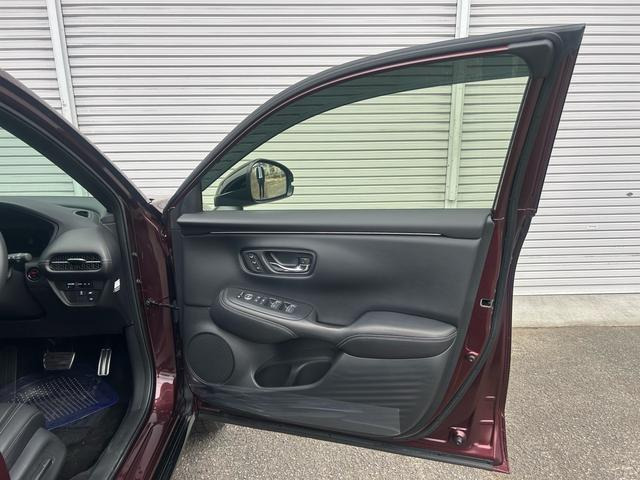 �^�]�ȃh�A��