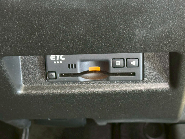 【ETC】 ETC装備で高速の乗り降りも楽々です。