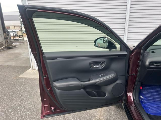 ����ȃh�A��