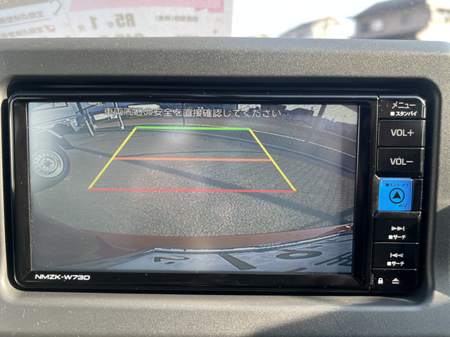 �o�b�N�J�����Œ��Ԃ��y�X��