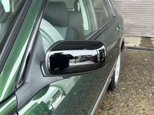 �y�x�����z���i�X�z���Ԃ������������܂��āA���ɗL�������܂��B�݌Ɏԗ��ɂȂ�܂��̂ŁA���񂲓s���̋X�������ɁA���ɗ��ĉ������B���X�\��������ƁA���ē����X���[�Y�ł��B