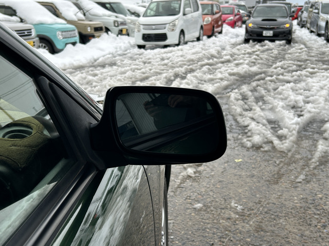 �y�x�����z���i�X�z���Ԃ������������܂��āA���ɗL�������܂��B�݌Ɏԗ��ɂȂ�܂��̂ŁA���񂲓s���̋X�������ɁA���ɗ��ĉ������B���X�\��������ƁA���ē����X���[�Y�ł��B