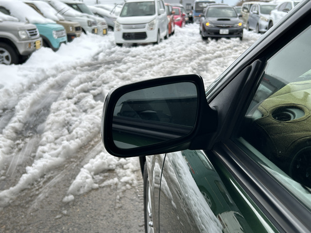 �y�x�����z���i�X�z���Ԃ������������܂��āA���ɗL�������܂��B�݌Ɏԗ��ɂȂ�܂��̂ŁA���񂲓s���̋X�������ɁA���ɗ��ĉ������B���X�\��������ƁA���ē����X���[�Y�ł��B