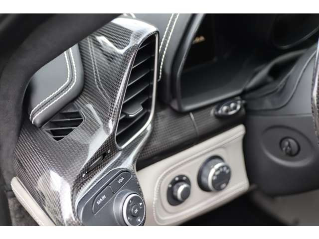 �_�b�V���{�[�h�C���T�[�g�E�C���J�[�{���t�@�C�o�[��618,000