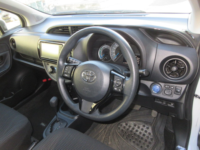 ヴィッツ1.5 ハイブリッド F