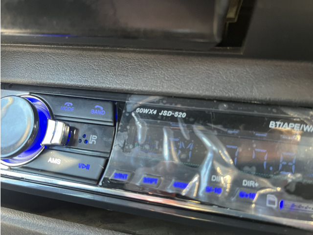 �ЊO�I�[�f�B�I����������Ă���܂��BBluetooth�Ή��̃��f���ł��B���Õi�̂��߂��܂����x�ɂ��l���������B