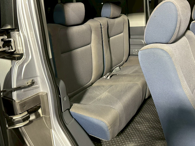 �y�Z�J���h�V�[�g�z �Z�J���h�V�[�g�͑�l��l������Ă��\���ȃX�y�[�X���m�ۂ���Ă���܂��B