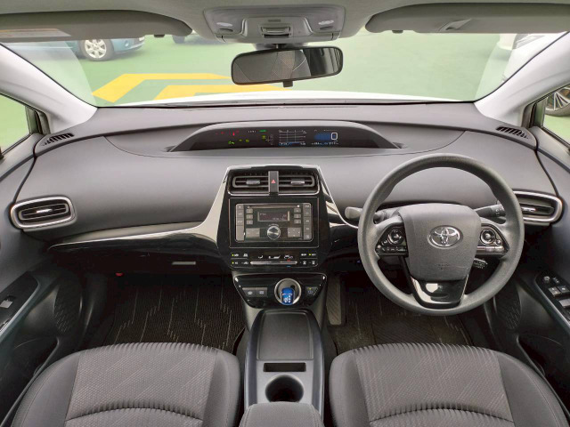 プリウスPHV1.8 S