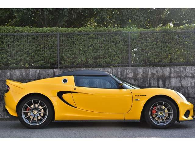 【アフターサービス】当社ではご購入頂きました後もお任せ頂けるよう、アフターサービスの環境整備にも努めております。積載車2台 弊社所有代車25台完備(すべてレンタカー登録保険加入済み)