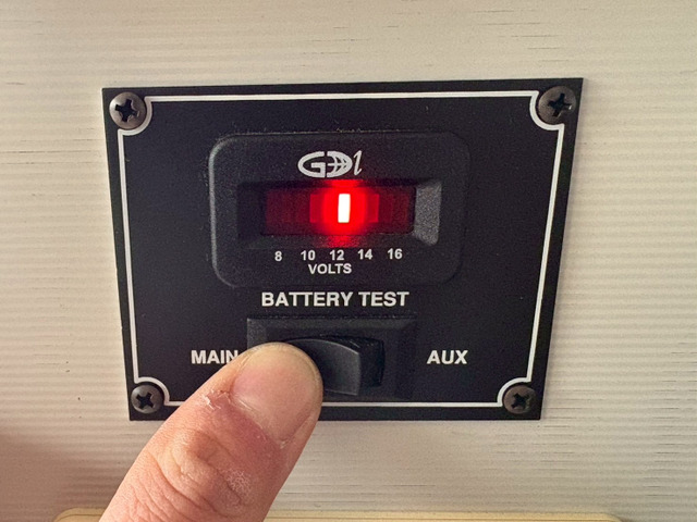 �d���v�ŃT�u�o�b�e���[�̏�Ԃ��m�F���邱�Ƃ��ł��܂�!