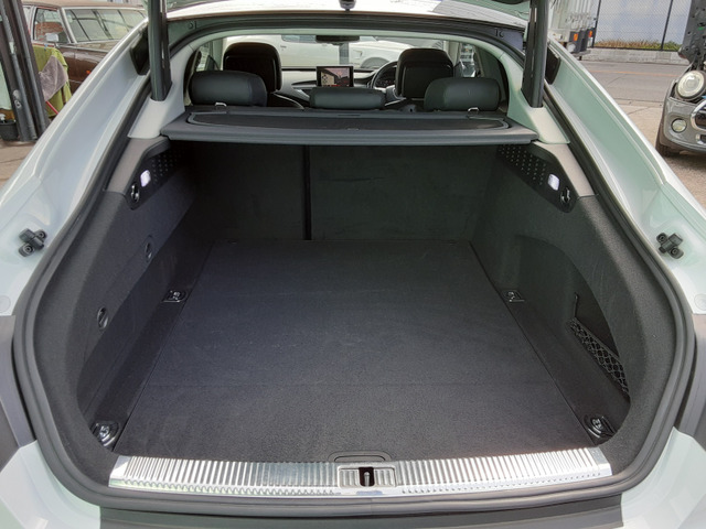 �_�񏑂̂����̓��[����FAX�݂̂ł��\�ł��BTEL�ɂČ��Ԃ��m�F���Ȃ���̂�������A�C�ɂȂ�ӏ��̎ʃ����M�������Ή��ł��܂��̂ŁA���C�y�ɂ��\���t�����������B