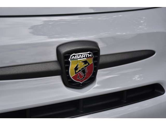 �y�C�����ǂ����[�Ԓv���܂��z�d�グ���X�^�b�t�ɂ��A��p�|���b�V���[�ɂ��{�f�B�̖����d�グ�A�z�C�[���A�^�C���n�E�X�����̐��|�A�����̍R�ۃN���[�j���O�A�e���X�C�b�`�A�n���h���A�ו��̐��|���s���܂��B