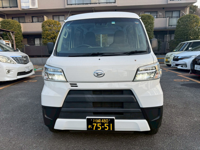 リースも可能です。月額42,500円〜(税別/任意保険付プラン)