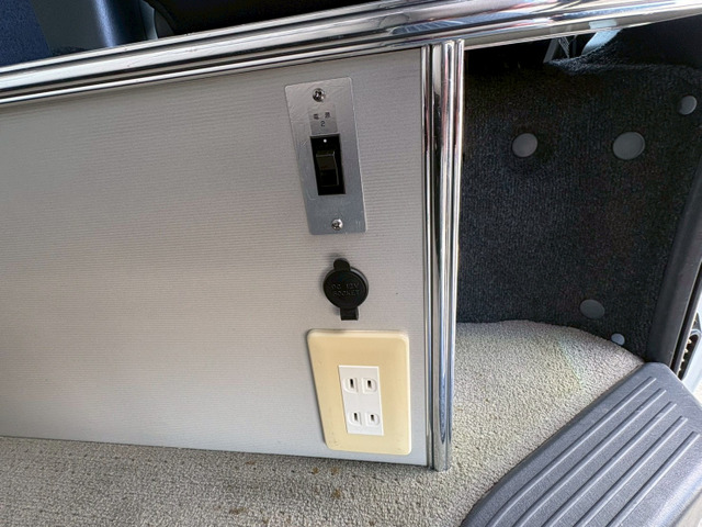 ���C���X�C�b�` 12V�V�K�[�\�P�b�g 100V�R���Z���g