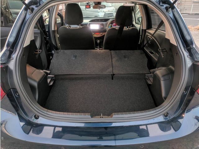 ヴィッツ1.5 ハイブリッド F セーフティ エディションIII