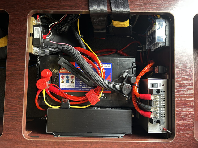 走行充電器 サブバッテリー 外部充電器