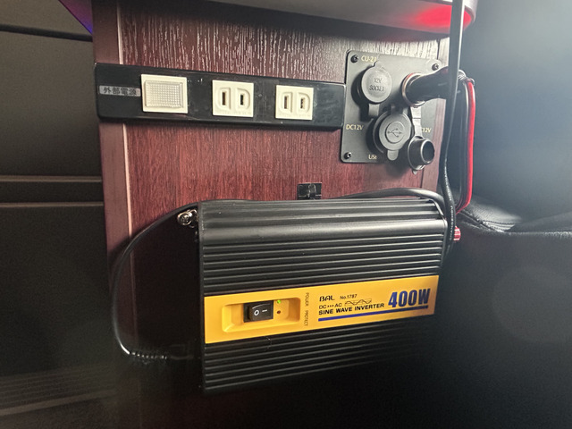 400Wインバーター 12Vシガーソケット 100Vコンセント