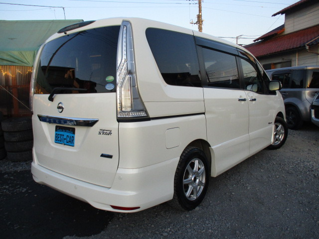 セレナ2.0 ハイウェイスター S-HYBRID アドバンスドセーフティパッケージ